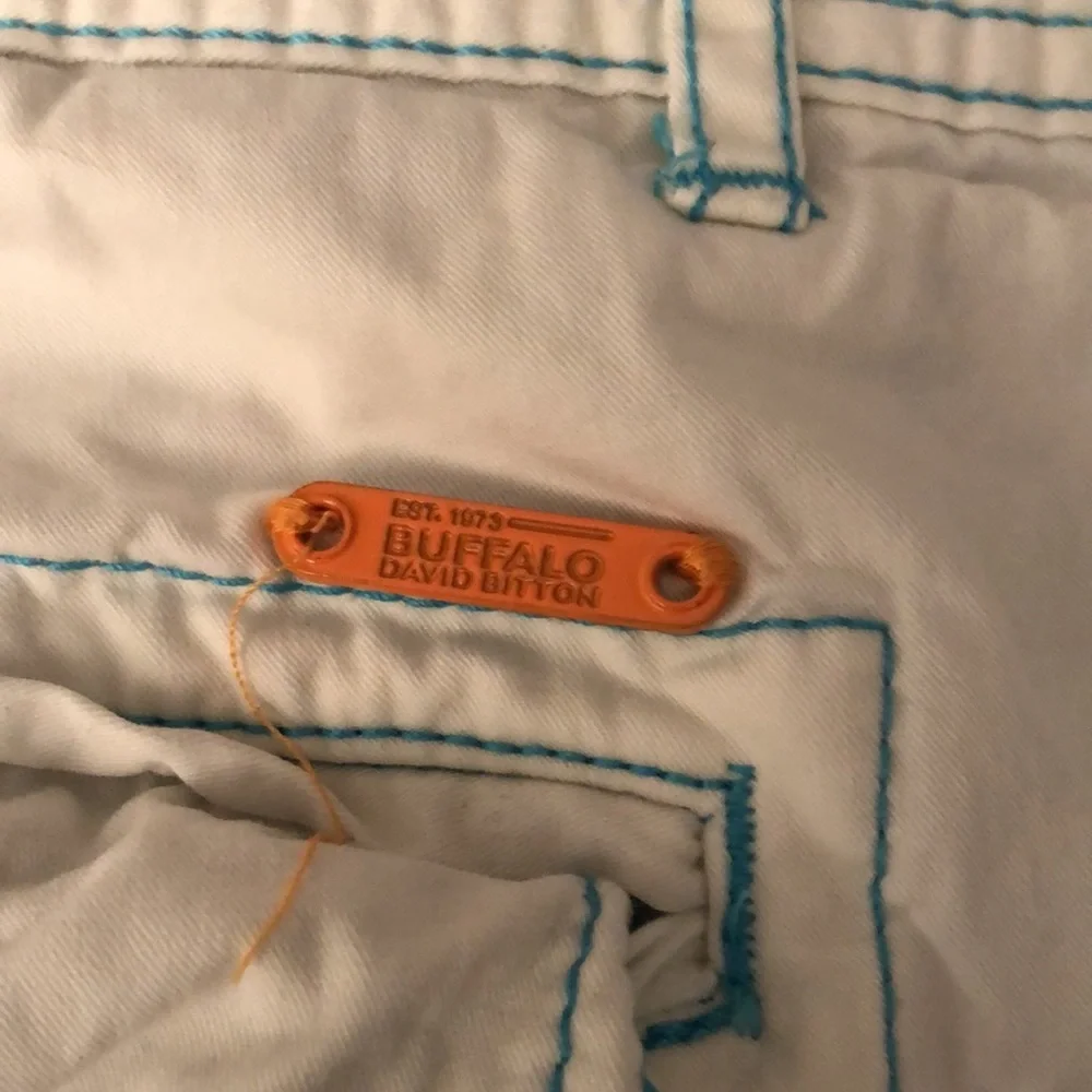 BUFFALO by DAVID BITTON size 36 shorts aqua blue & white with pockets